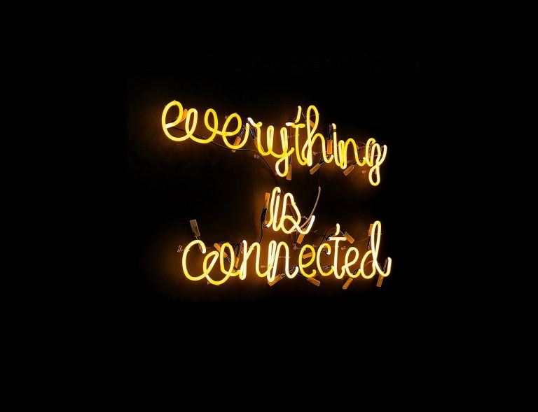 Holistic Webdesign - Everything is connected - Neonschriftzug